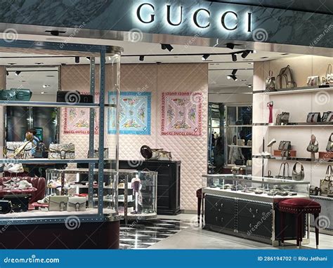 gucci store doha airport